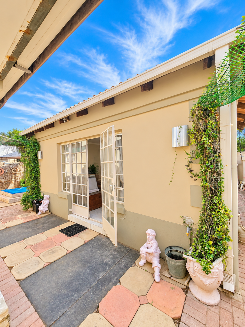 3 Bedroom Property for Sale in Flamwood North West